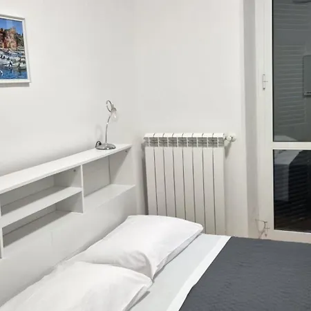 Апартаменты Door To 5 Terre