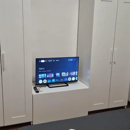 Door To 5 Terre Apartment