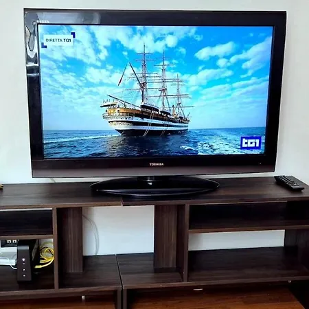 Door To 5 Terre Apartment