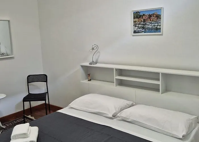 Apartment Door To 5 Terre *