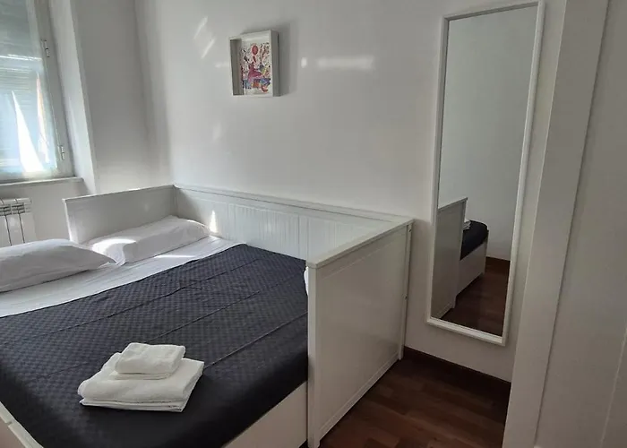 Door To 5 Terre La Spezia