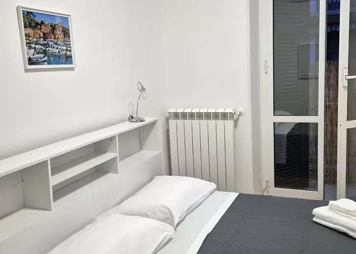 Apartment Door To 5 Terre