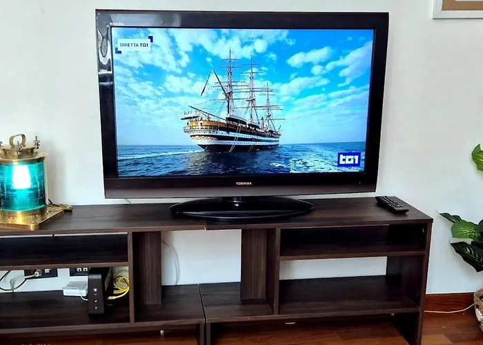 Door To 5 Terre Apartment